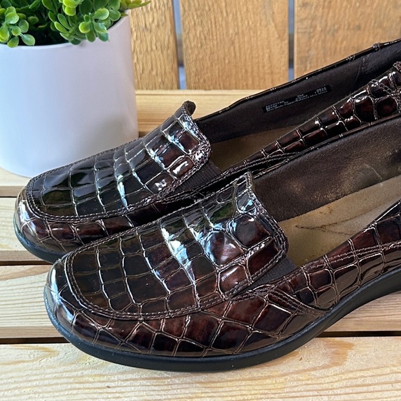 Clarks Gael Angora Croc Embossed Loafers, Size 7 - Picture 7 of 13